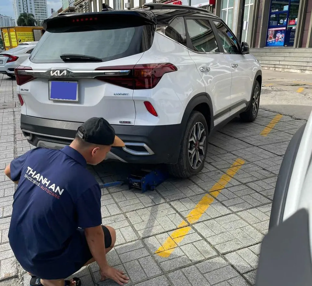 Vỏ lốp xe ô tô quận 7 chính hãng tại Thanh An Auto Care