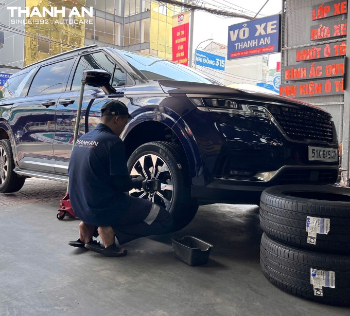 lop-xe-carnival-bom-bao-nhieu-kg-thanh-an-autocare