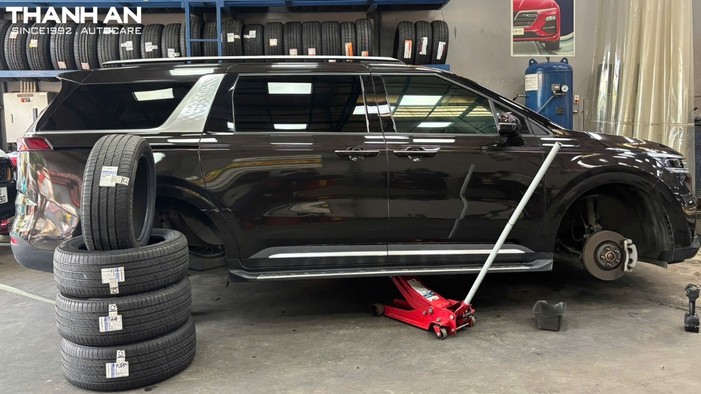 Lốp xe Kia Carnival chính hãng giá tốt tại thành phố Hồ Chí Minh